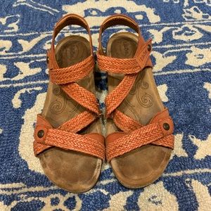 Taos Trulie Braided Leather Sandals 38